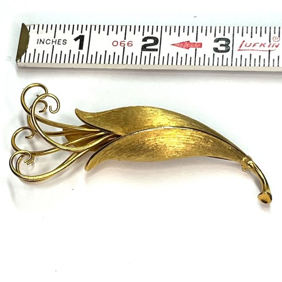VTG 1960's Gold Floral Brooch Art Nouveau Style Costume Jewelry 3.5" VINTAGE - Picture 9 of 11